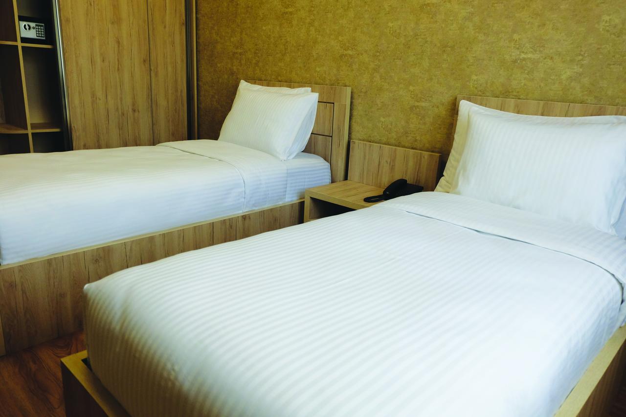 Hotel Atlantis Near Airport Tbilisi Esterno foto