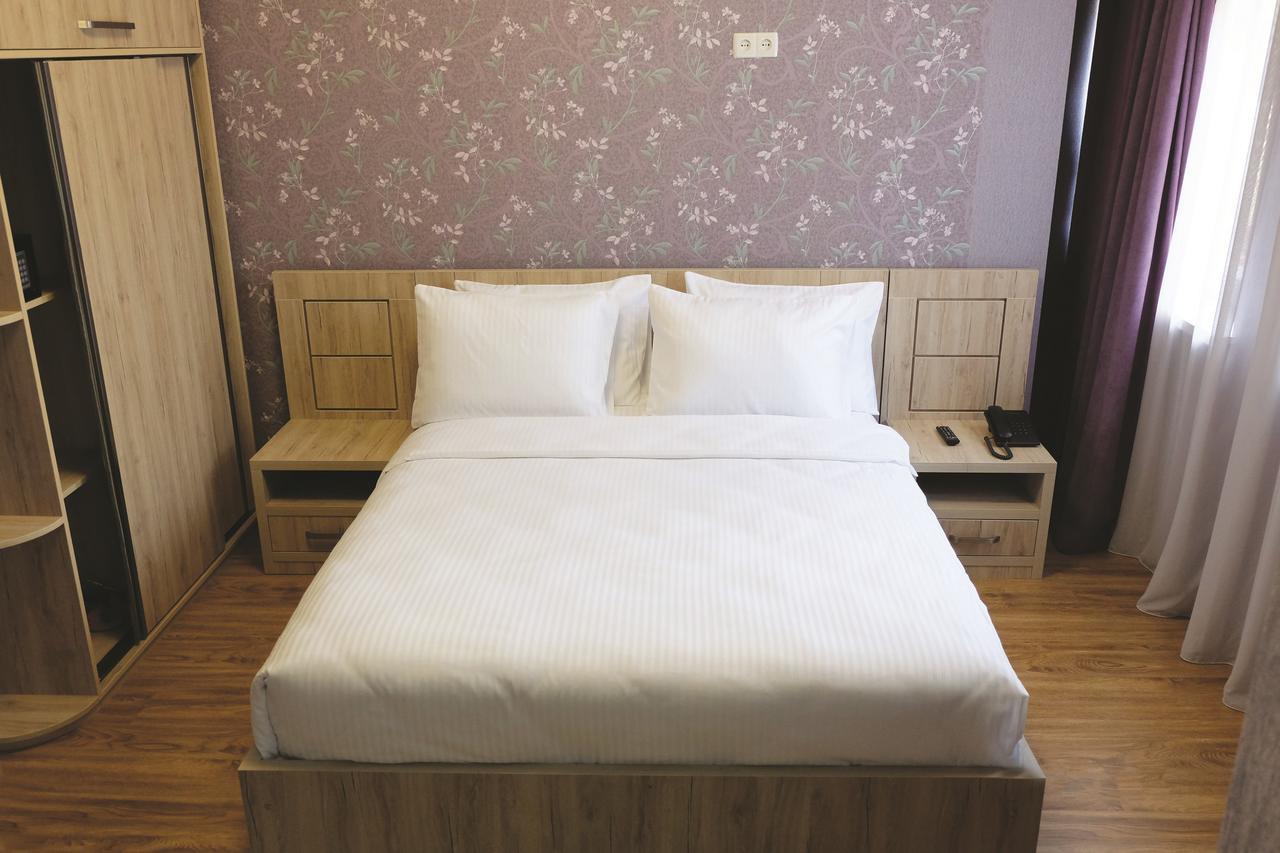 Hotel Atlantis Near Airport Tbilisi Esterno foto